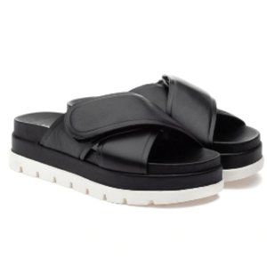 NWOT J/SLIDES Bella Black Platform Leather Sandals